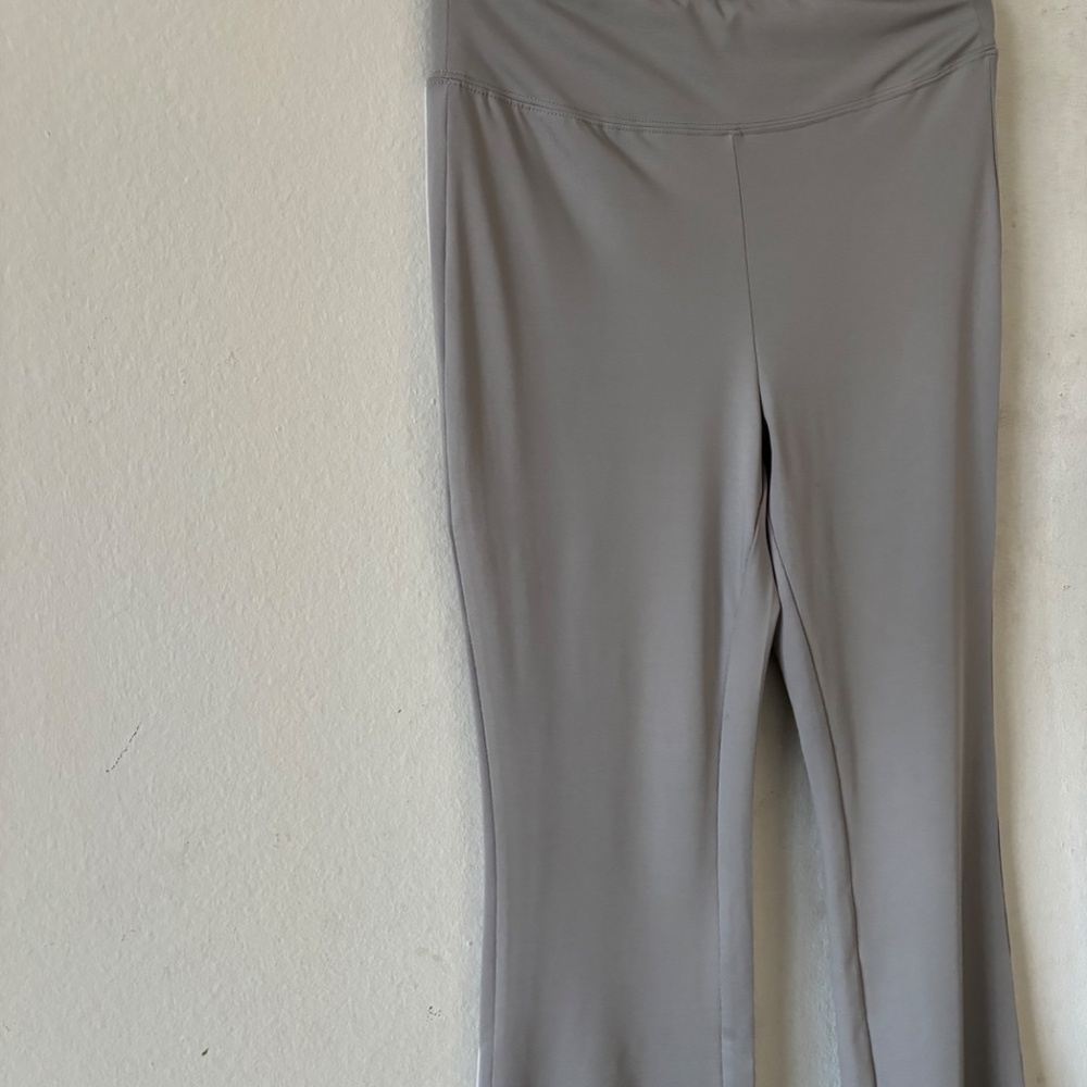 New York Active Contrast Side Stripe Flare Pants Regular Grey size medium NWOT - Picture 3 of 15